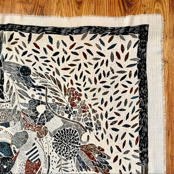 Oversized Square Lightweight Blanket Scarf, Artsy Floral Print, NWT, 53”… - Picture 10 of 14